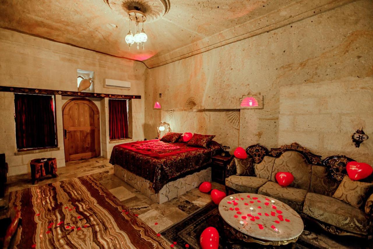 Oread Cave 3*
