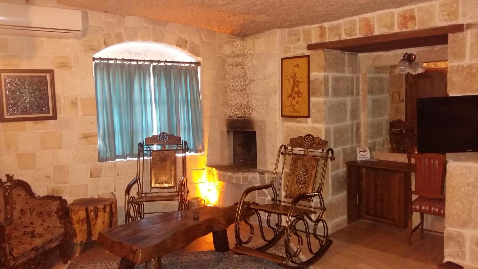 Hotel Oread Cave