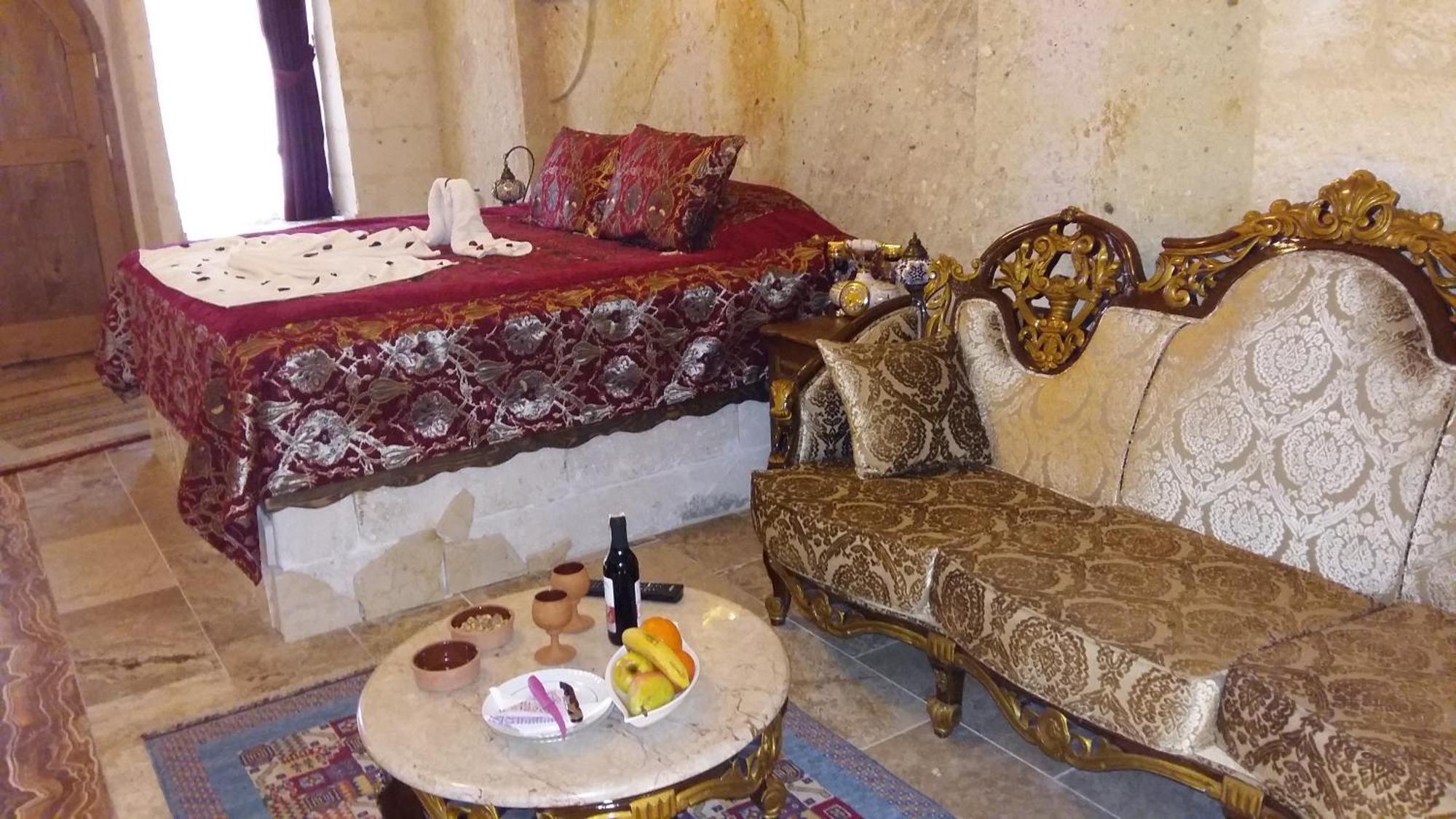 Hotel Oread Cave 3*
