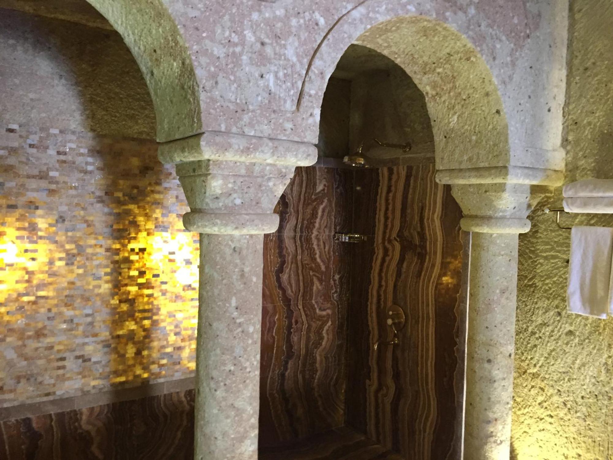 Hotel Oread Cave 3*